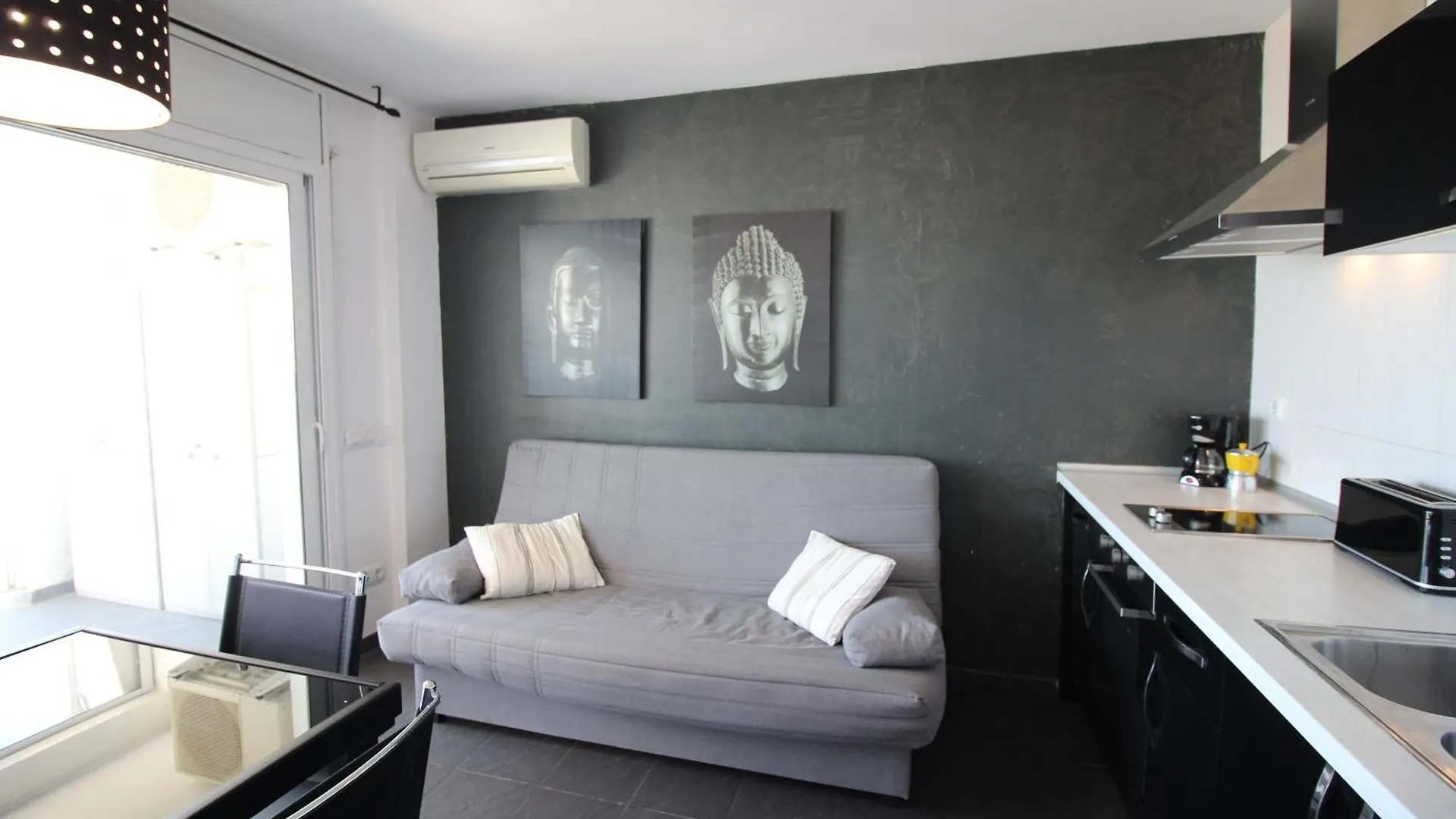 Basic Comfort Studio Manhattan 0115 Empuriabrava Spain