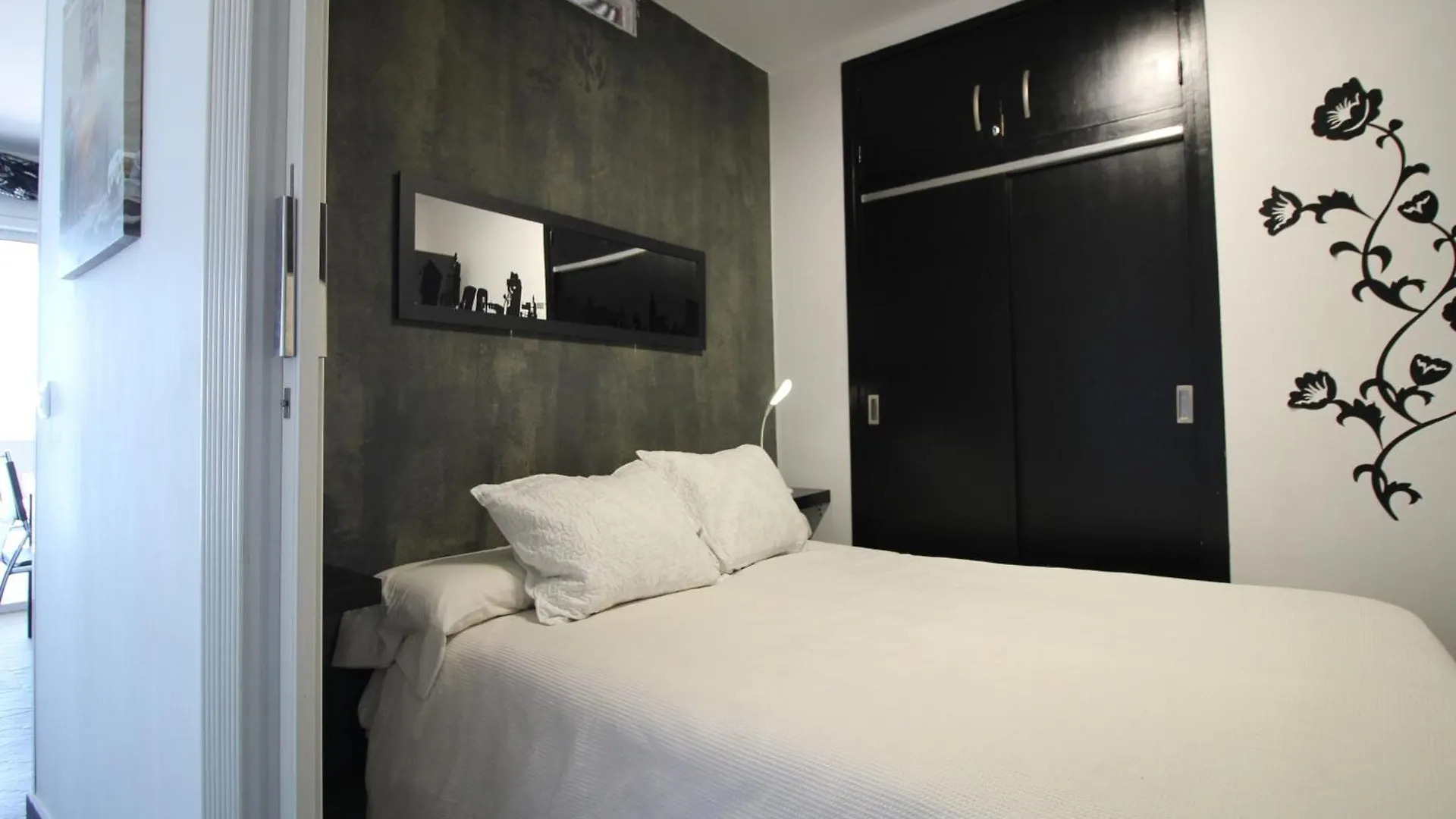 Apartment Basic Comfort Studio Manhattan 0115 Empuriabrava Spain